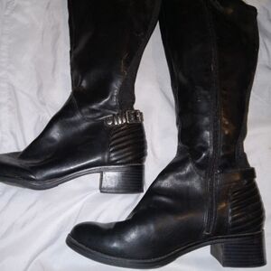 Dana Buckman ladies boots. Size 8. Good condition. Small scuff on inside of left